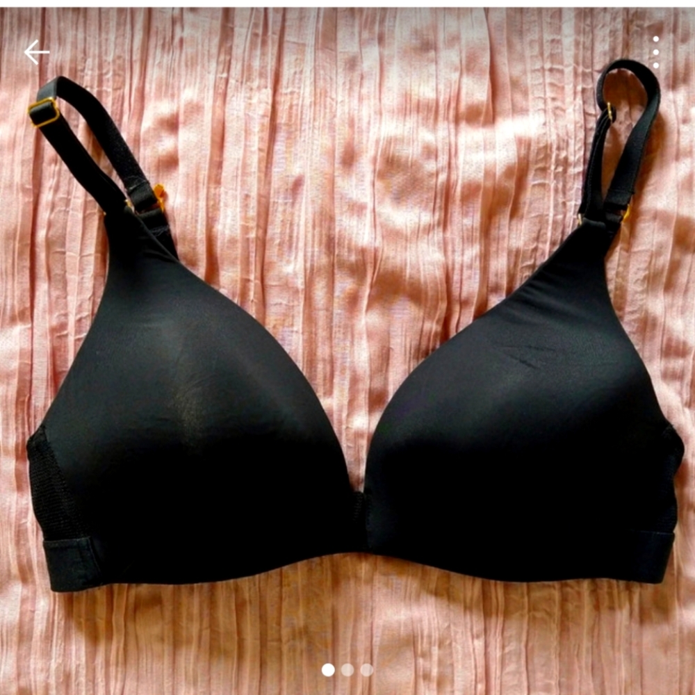 Black lightly lined bra. Size medium